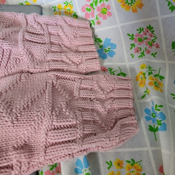 Vintage 1980s pink geometric knit cotton sweater - Picture 3 of 11